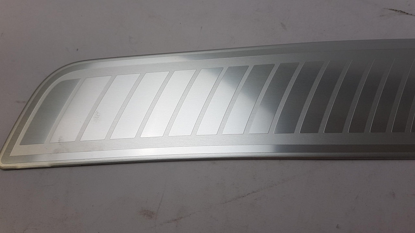 Original OE NISSAN Stoßstangen Zierleiste KE9673Z530