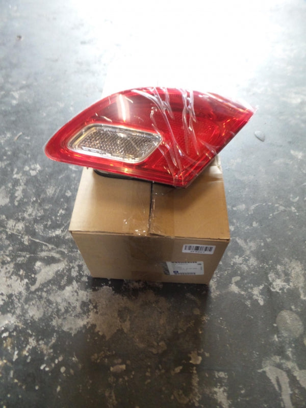 Original OPEL Astra-J Heckleuchte Rücklicht ohne Lampenträger rechts 13360787