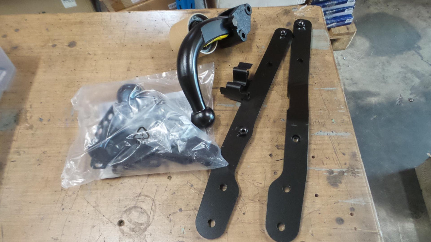Original RENAULT Megane III Anhängerkupplung + Montagesatz 7711427715