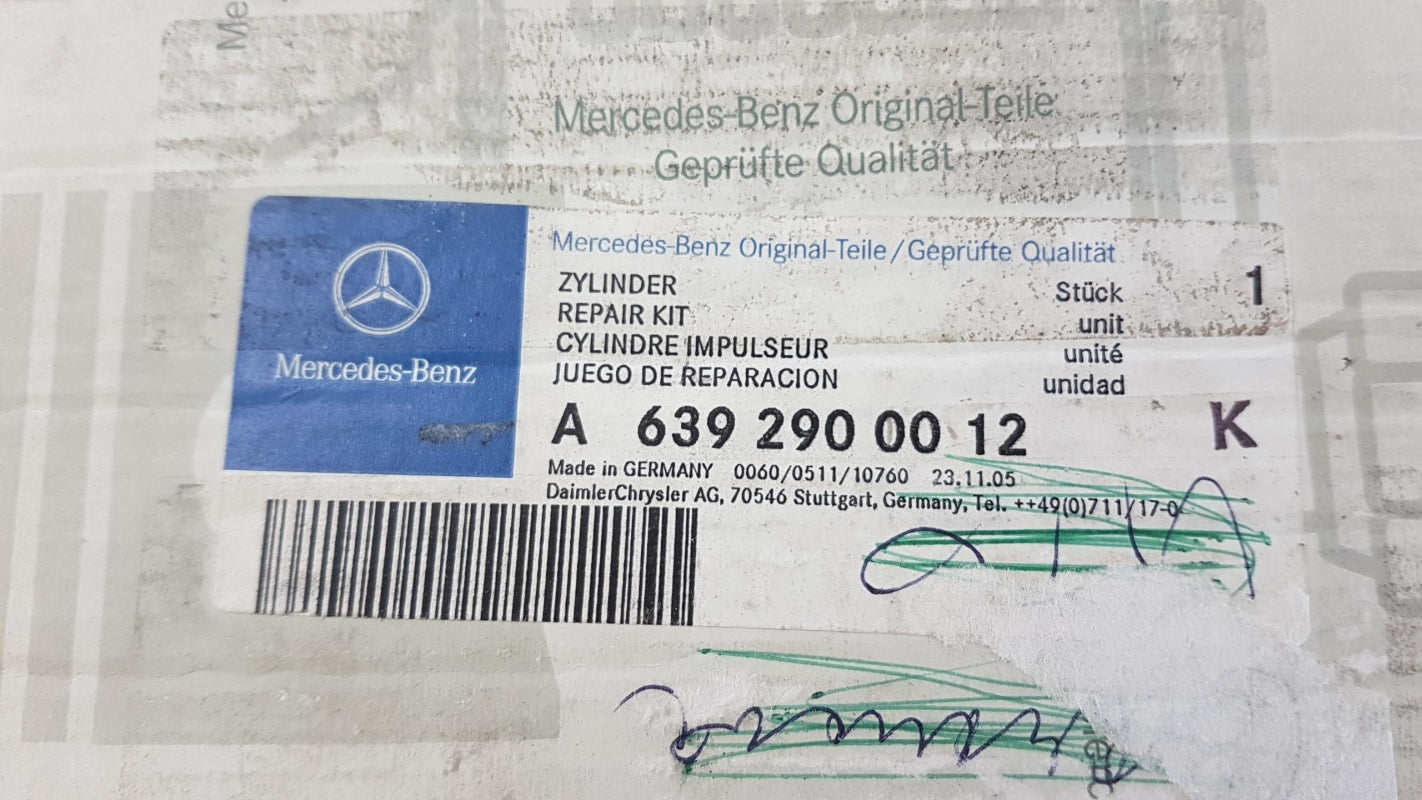 Original OE MERCEDES-BENZ Kupplungsgeberzylinder A6392900012
