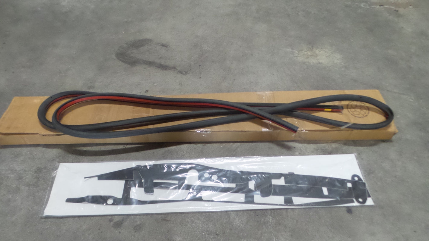 Original CITROEN C5 (X7) Türdichtung vorne links 9025Q5