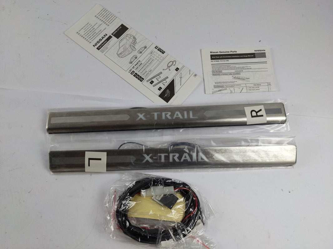 Original NISSAN X-Trail T31 Beleuchtete Einstiegsleisten Satz vorne G6950JH130