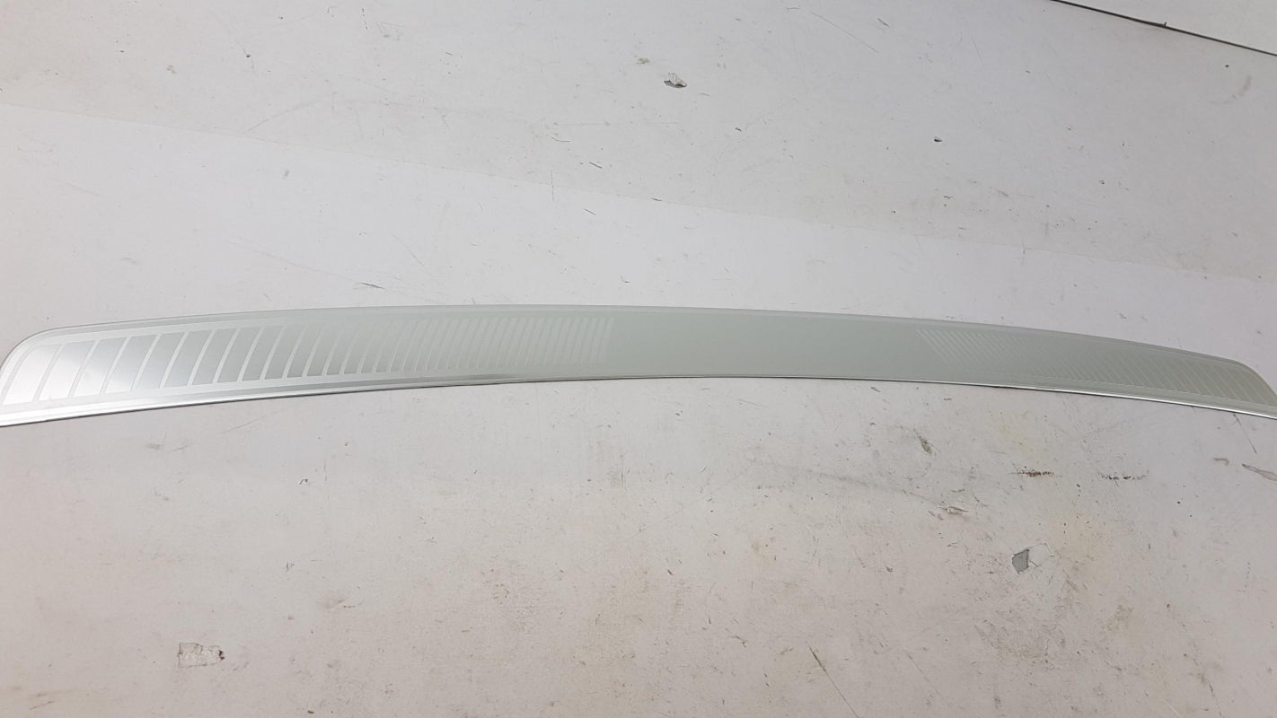 Original OE NISSAN Stoßstangen Zierleiste KE9673Z530