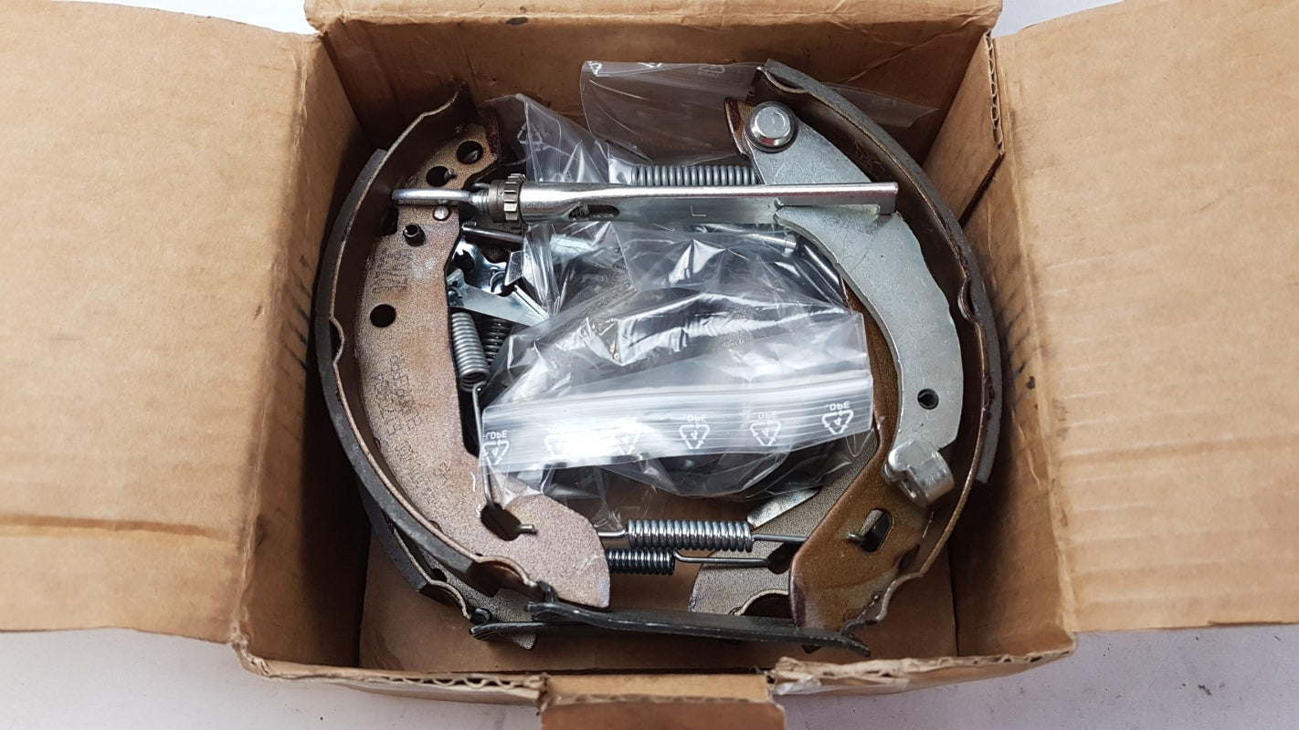 Original OE Peugeot brake shoe set E170034 