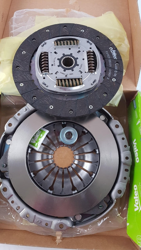 VALEO für RENAULT Duster Kaptur NISSAN Terrano III Kupplungssatz 828448