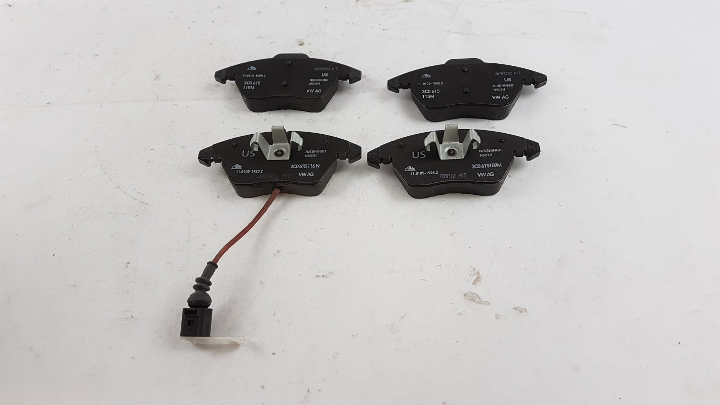 Original OE Volkswagen Bremsbeläge 3C0698151K