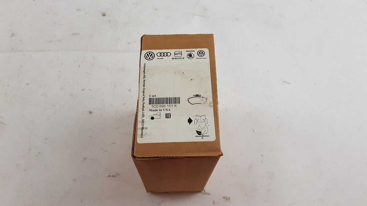 Original OE Volkswagen Bremsbeläge 3C0698151K