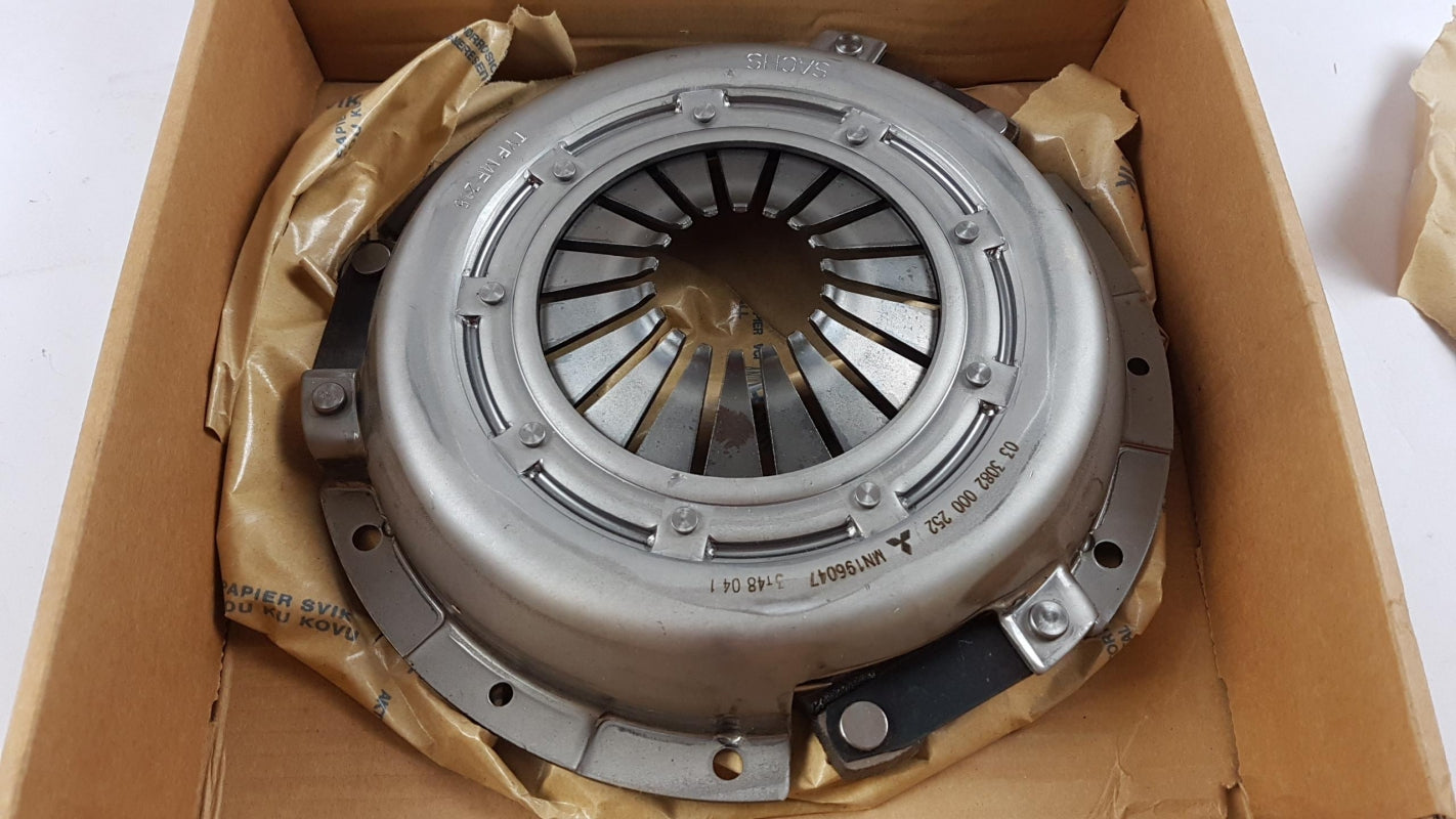Original OE MITSUBISHI Kupplungsdruckplatte MN196047