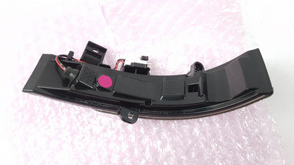 Original OE MITSUBISHI Zusatzblinkleuchte 8351A058