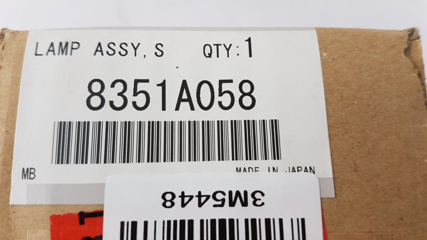 Original OE MITSUBISHI Zusatzblinkleuchte 8351A058