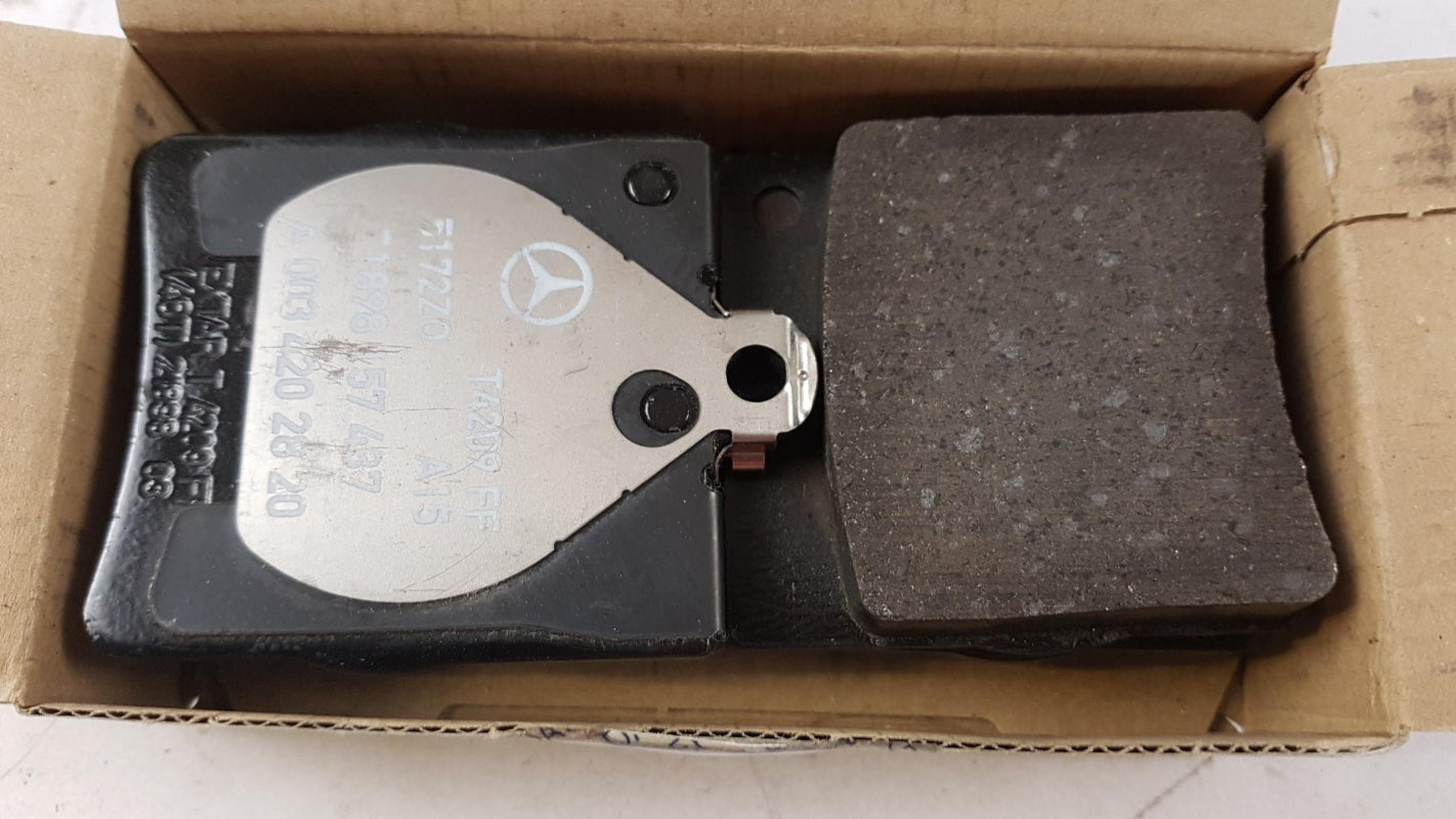 Original MERCEDES-BENZ W203 C203 C209 R171 rear brake pads A003420282041