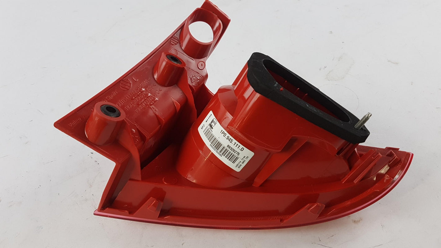 Original OE Volkswagen Heckleuchte 1P0945111D