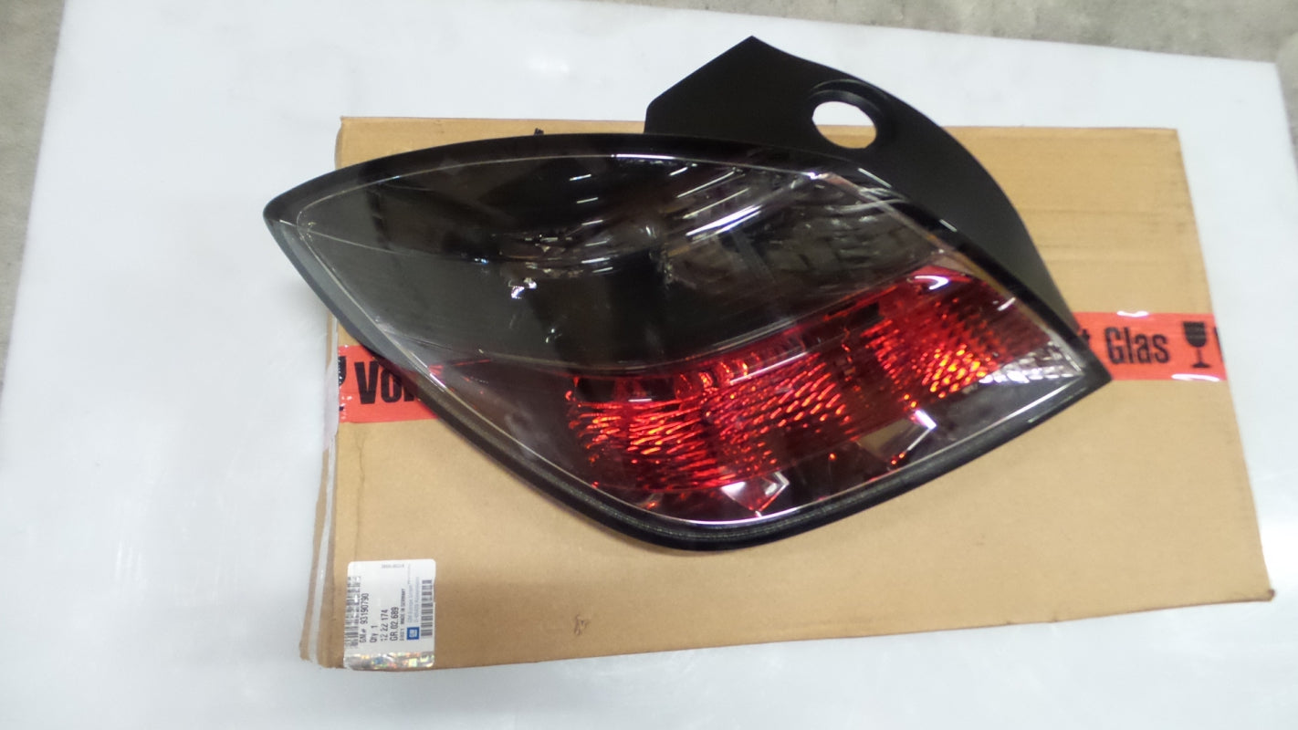 Original OPEL Astra-H Heckleuchte Rückleuchte links 93190790