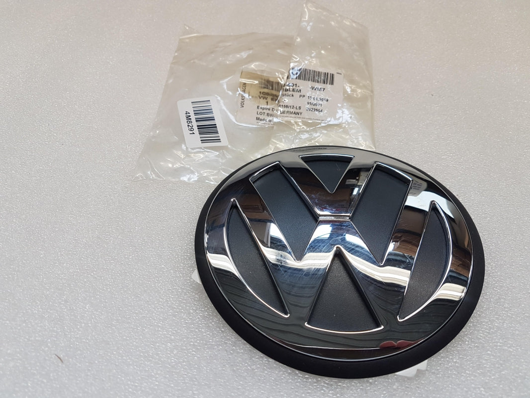 Original OE Volkswagen Emblem Logo 1C0853601WM7
