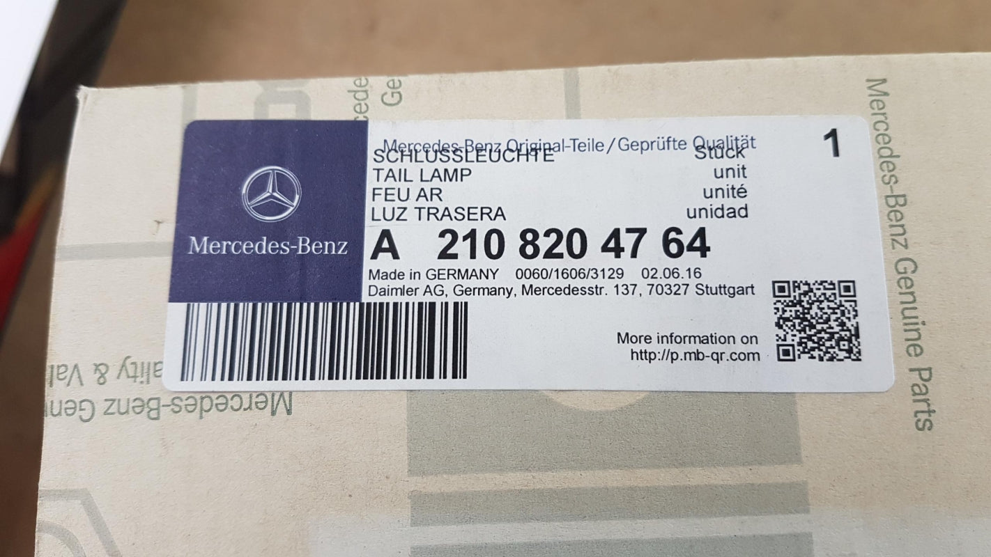 Original OE MERCEDES-BENZ Heckleuchte A2108204764