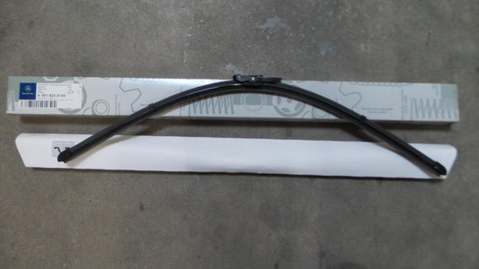 Original MERCEDES-BENZ W639 Scheibenwischerblätter 1-Stück A0018203145