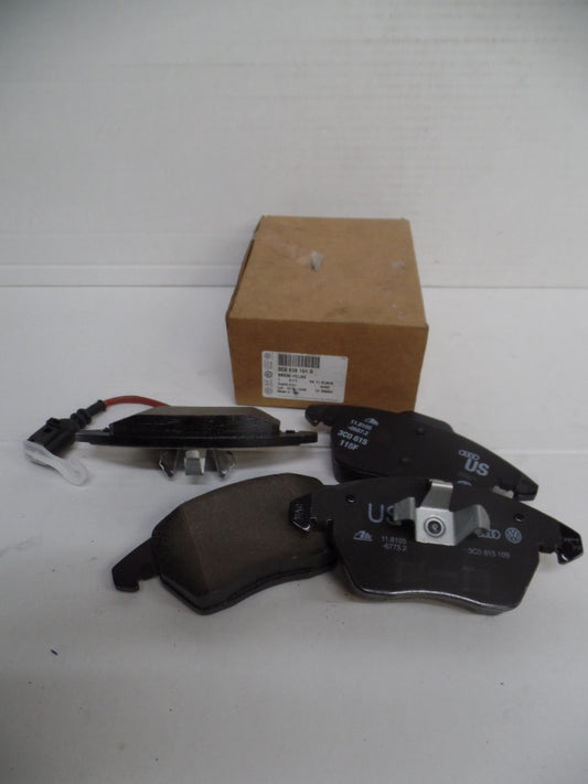 Original AUDI A3 VW Eos Golf Passat Scirocco Bremsbeläge 312X25 vorne 3C0698151D