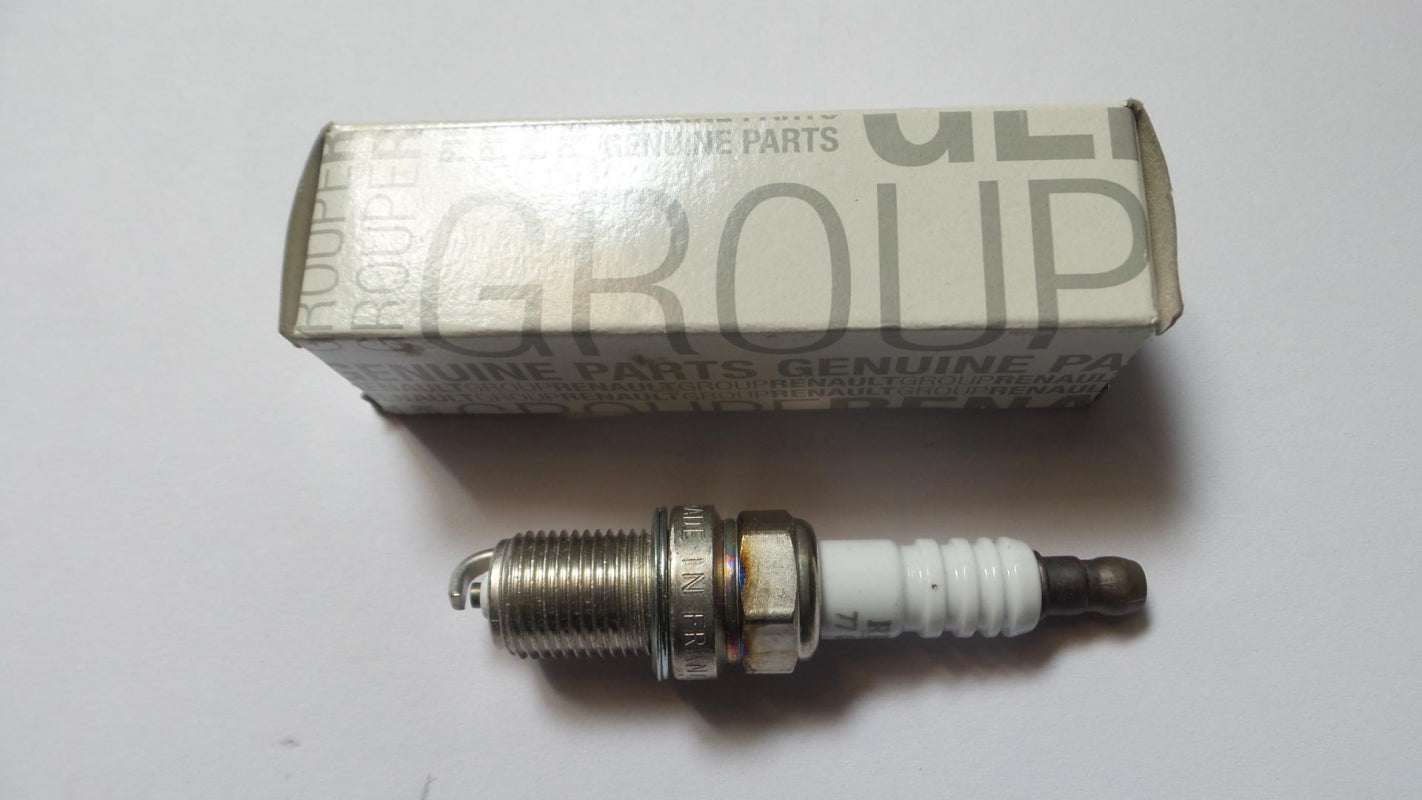 Original RENAULT Clio I Express Megane I Safrane R19 Zündkerze 7700500180