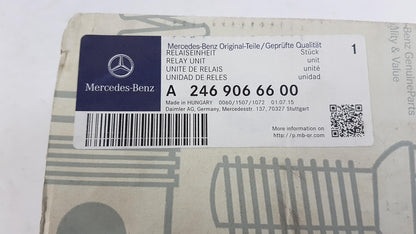 Original MERCEDES-BENZ W117 W156 W176 W246 Sicherungskasten Vorne A2469066600