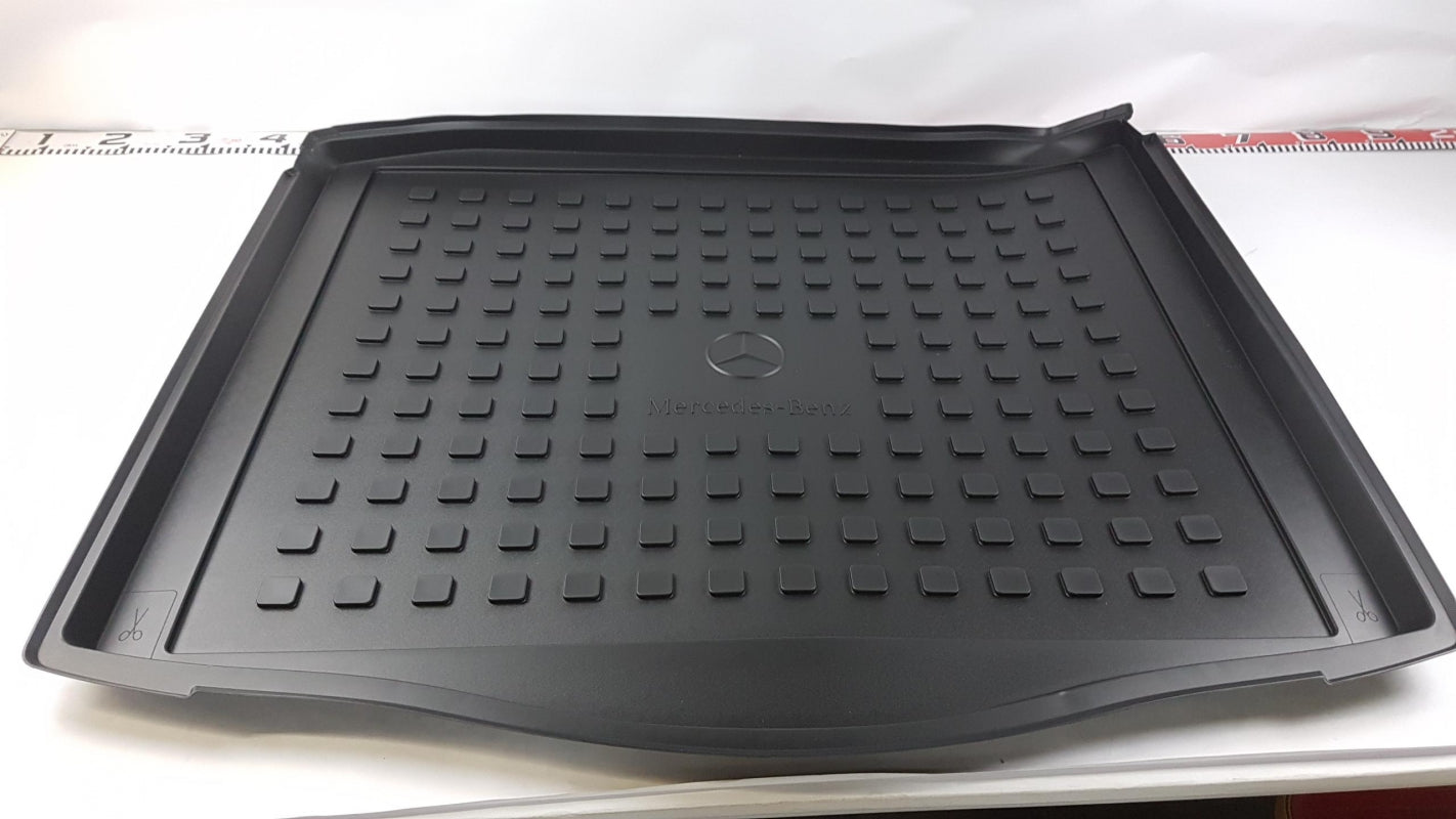 Original MERCEDES-BENZ C117 Kofferraummatte flach schwarz A1178140041