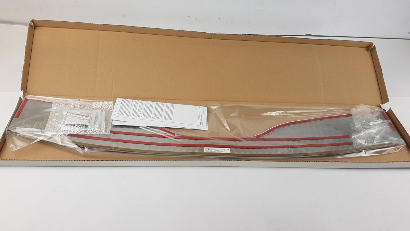 Original OE RENAULT Ladekantenschutz 8201440135