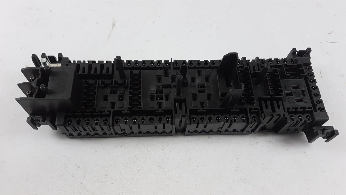 Original MERCEDES-BENZ W117 W156 W176 W246 Sicherungskasten Vorne A2469066600