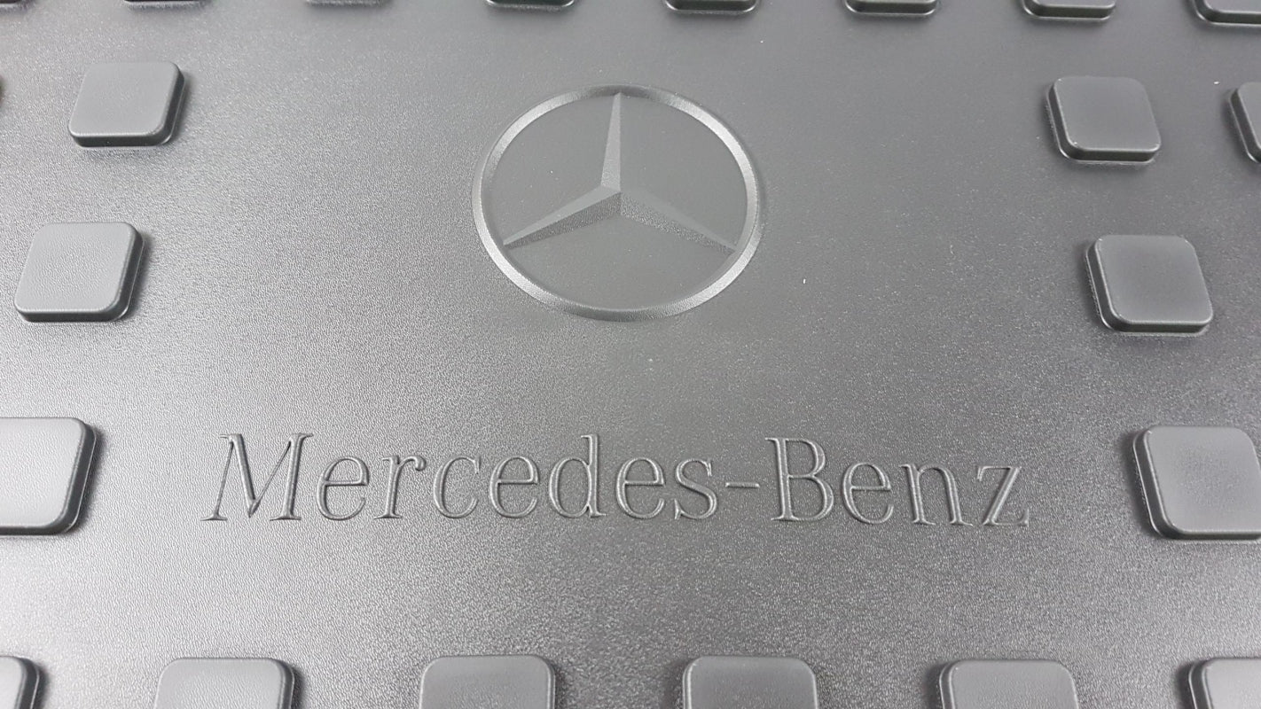 Original MERCEDES-BENZ C117 Kofferraummatte flach schwarz A1178140041