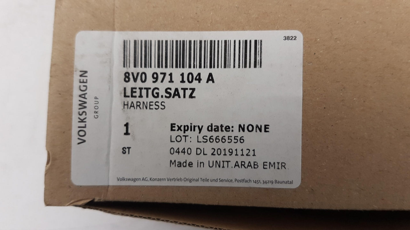 Original OE Volkswagen Kabelbaum 8V0971104A