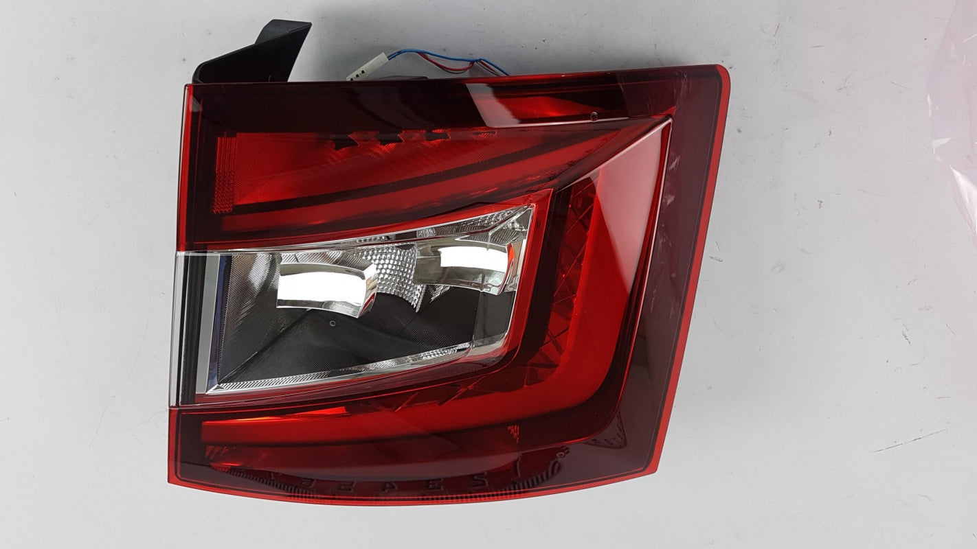 Original SKODA Fabia III (NJ) Heckleuchte 6V6945712