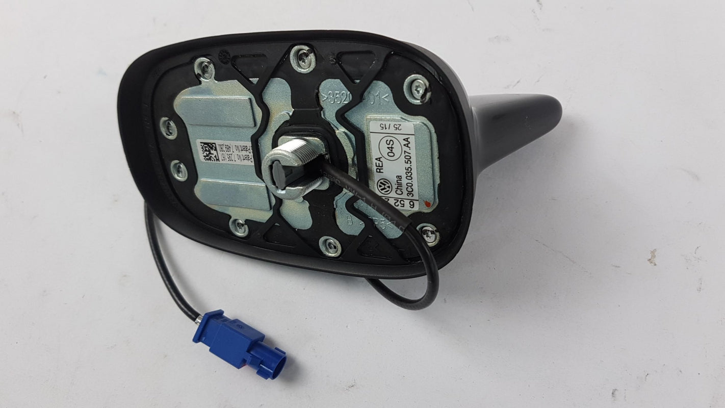 Original VW Beetle CC Golf VI Passat B7 Tiguan I Touareg II Antenne 3C0035507AA