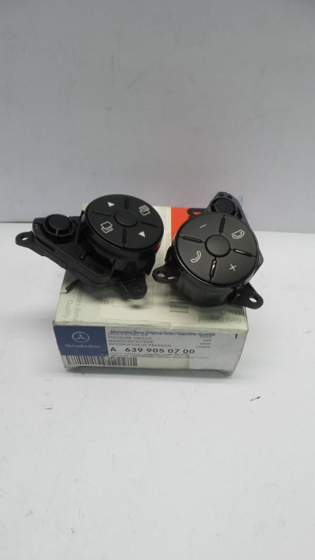 Original MERCEDES-BENZ W639 Vito Viano Lenkradschalter Satz A6399050700