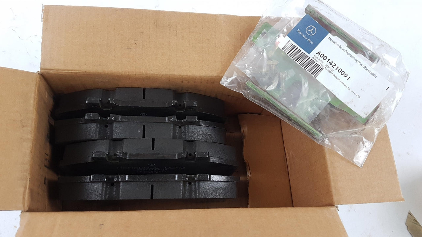 Original MERCEDES-BENZ Sprinter W905 rear brake pads A9054200020 
