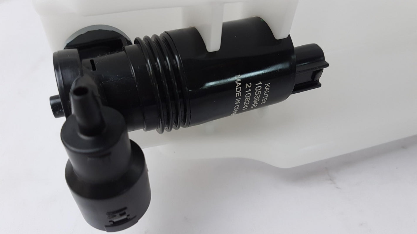 Original NISSAN Juke (F15E) Waschwasserbehälter 28910BA60B