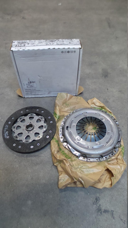 Original AUDI A4 A5 Q5 Kupplungssatz 240mm SACHS 0B1141015D