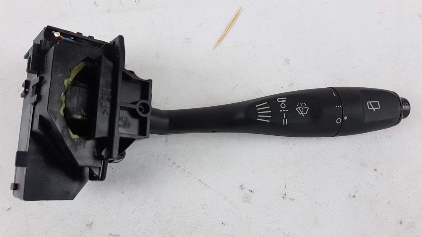 Original MITSUBISHI Space Star 1998-2004 Schalter Lenkstockschalter MR362472