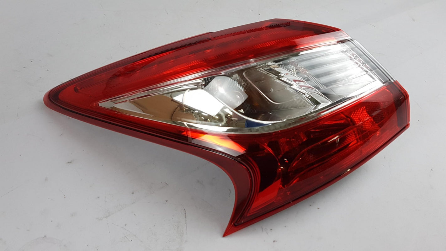 Original OE NISSAN Heckleuchte 265553ZL0A