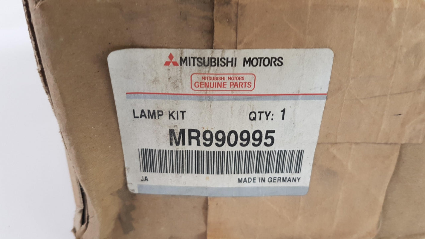 Original OE MITSUBISHI Nebelscheinwerfer MR990995