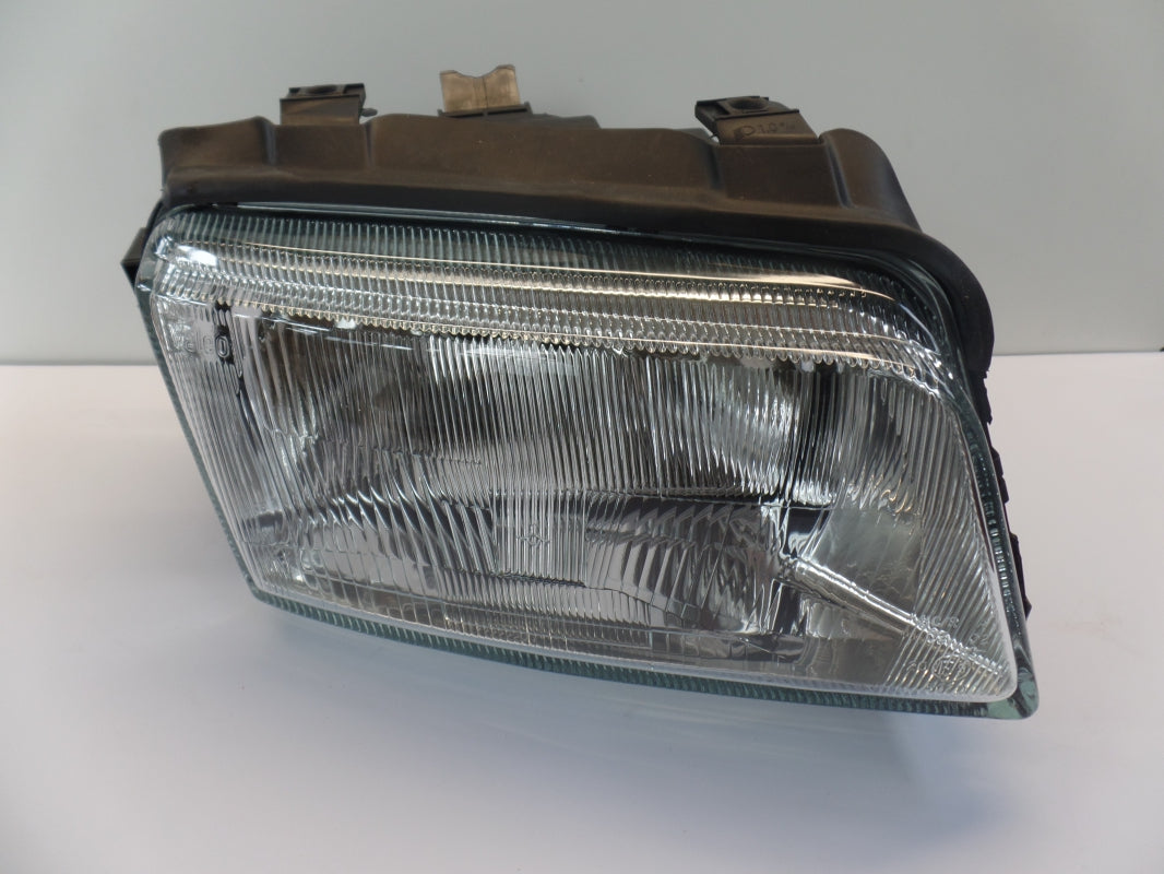 Original AUDI A4 Halogen Scheinwerfer Frontlicht rechts 8D0941030
