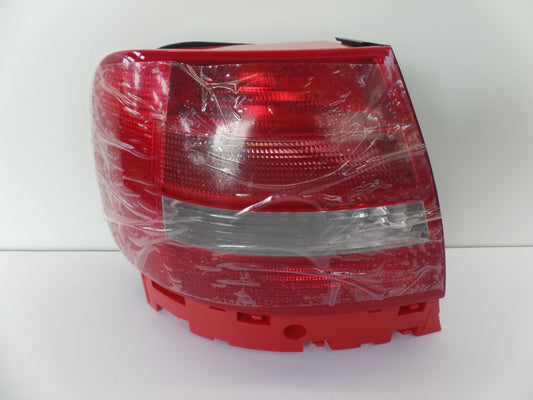 Original AUDI A4 (8D) 1999–2001 Heckleuchte Rücklicht links 8D0945095G