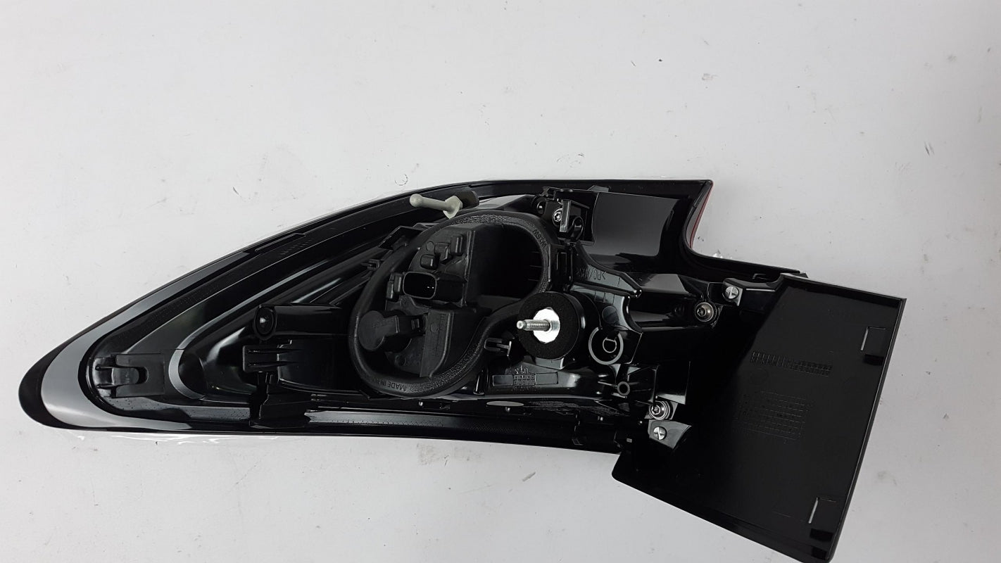 Original OE OPEL Heckleuchte 39099014