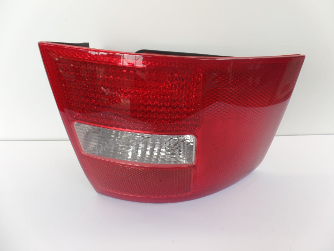 Original OE Volkswagen Heckleuchte 4B9945095F3FZ