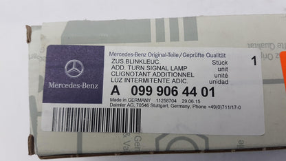 Original MERCEDES-BENZ C-klasse W205 Zusatzblinkleuchte rechts A0999064401