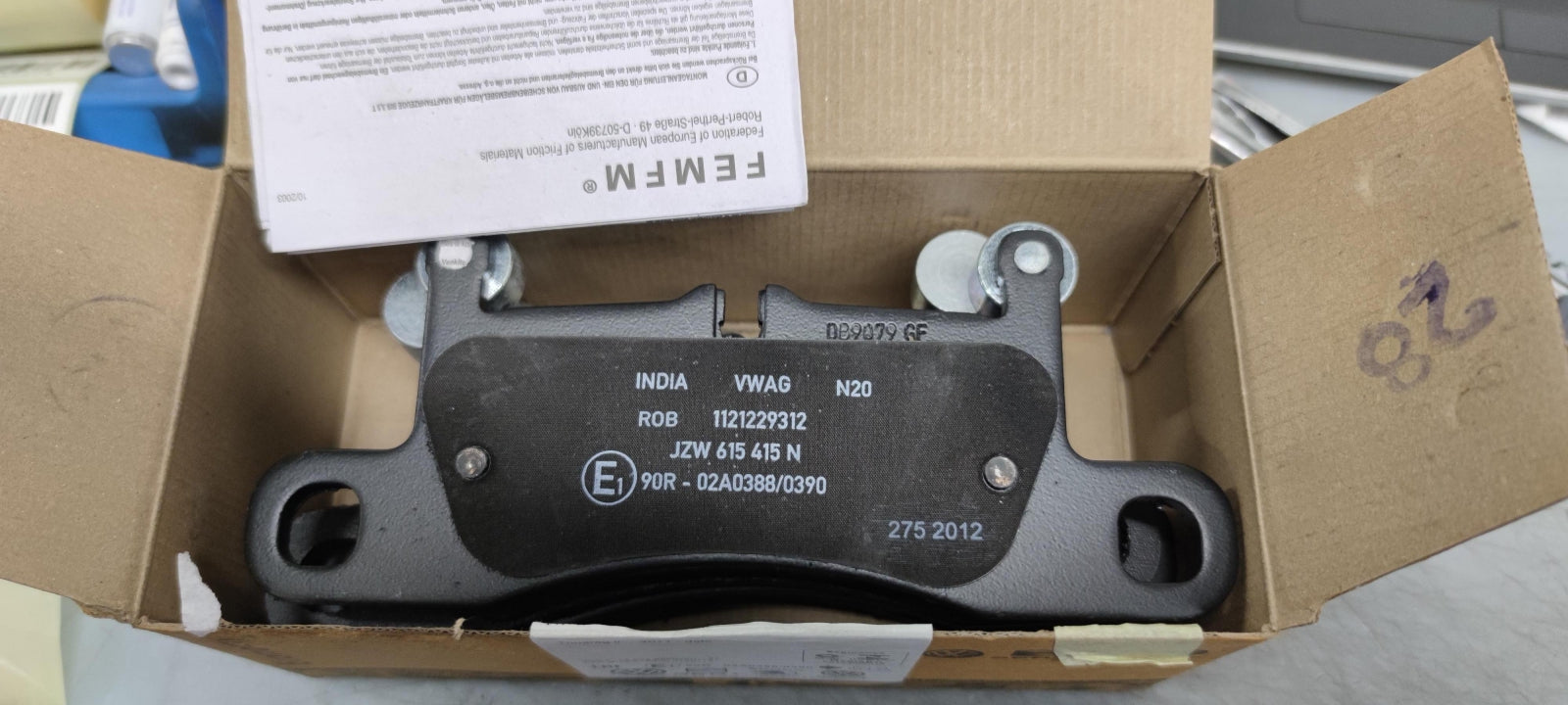 Original OE Volkswagen Bremsbeläge JZW698451R