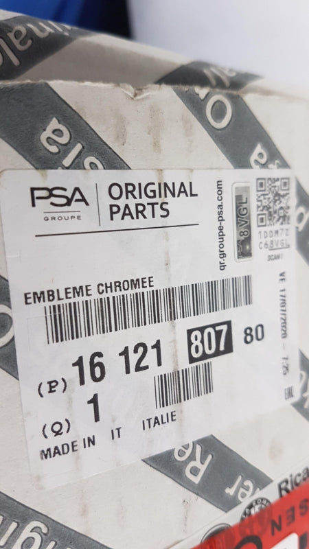 Original OE Peugeot Kühleremblem 1612180780