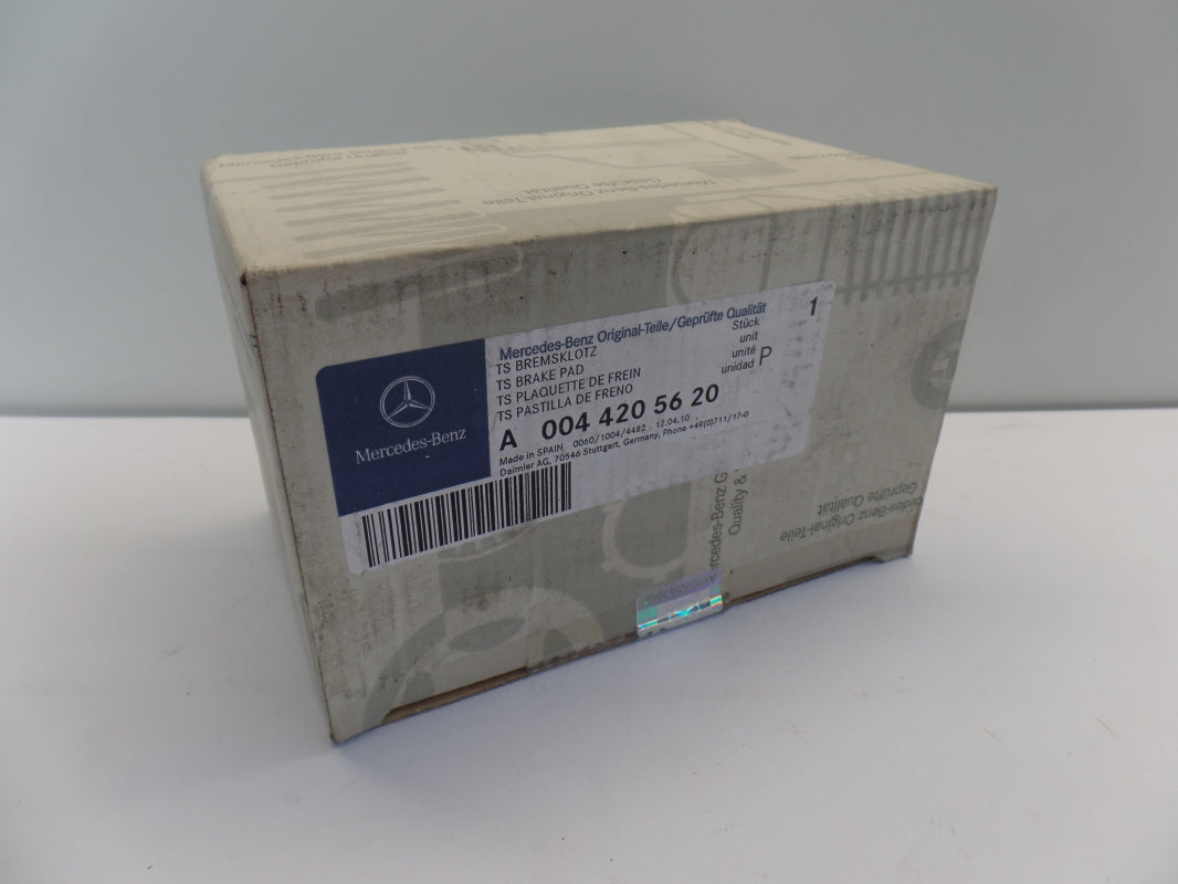 Original MERCEDES-BENZ W901-W905 Sprinter Bremsbeläge hinten A0044205620