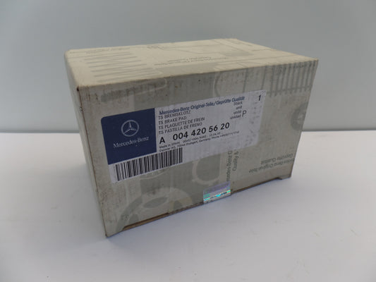 Original MERCEDES-BENZ W901-W905 Sprinter Bremsbeläge hinten A0044205620