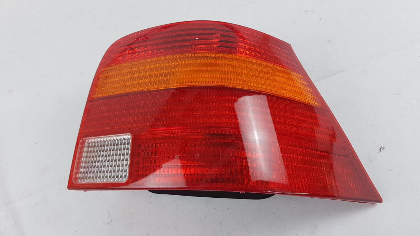 Original OE Volkswagen Heckleuchte 1J6945096R