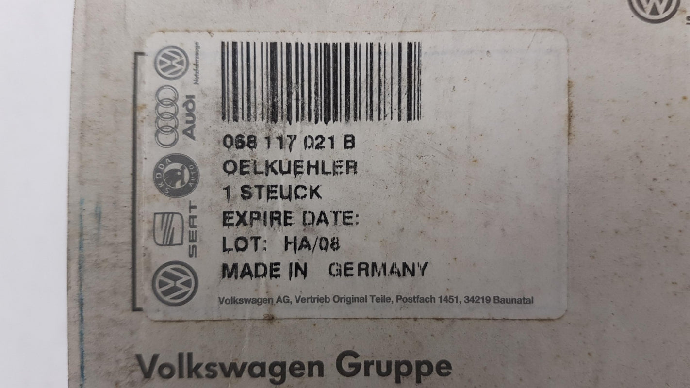 Original AUDI A3 A4 A6 A8 VW Golf Passat T4 Sharan Polo Motorölkühler 068117021B