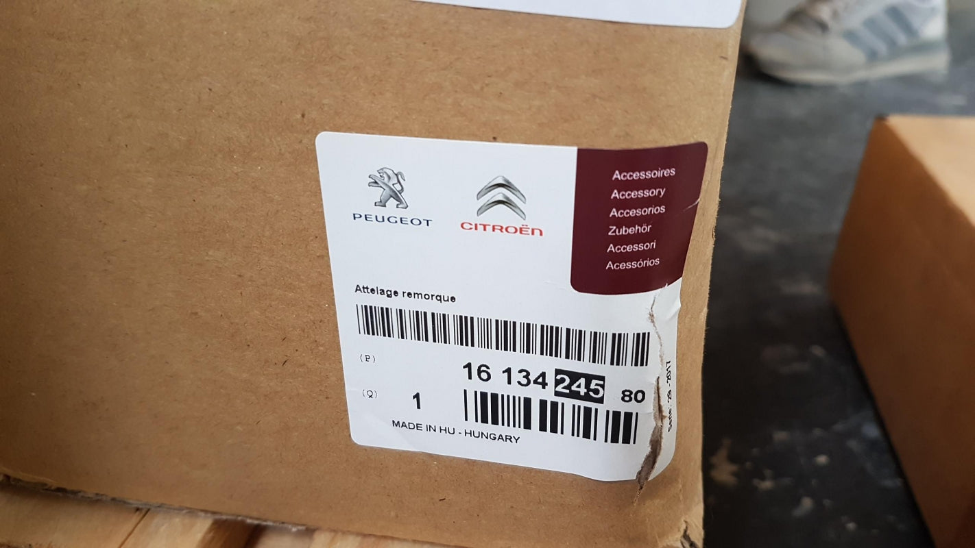 Original OE Peugeot Anhängerkupplung 1613424580