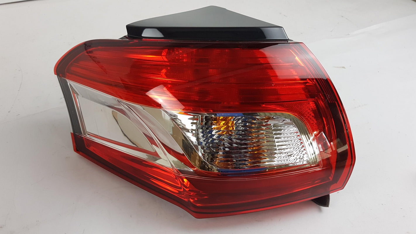 Original OE Peugeot Heckleuchte 1607699280